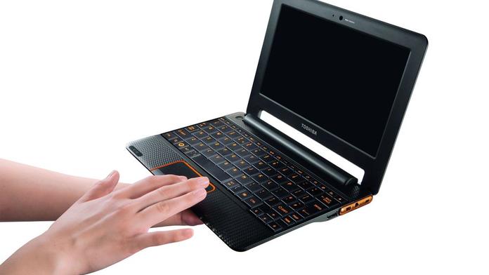 Nový notebook vydrží týden v pohotovostním režimu