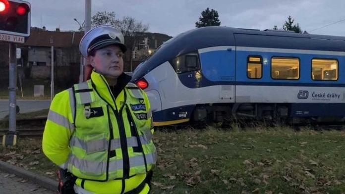 Vlak srazil seniorku