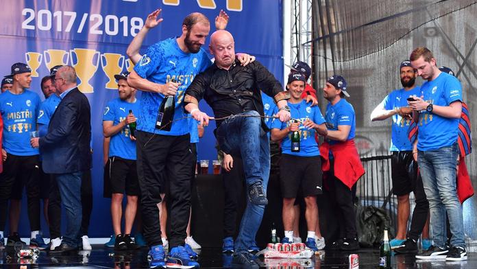 Manažer Plzně čistí ostudu: Bere zpět vulgarity, posílá omluvy