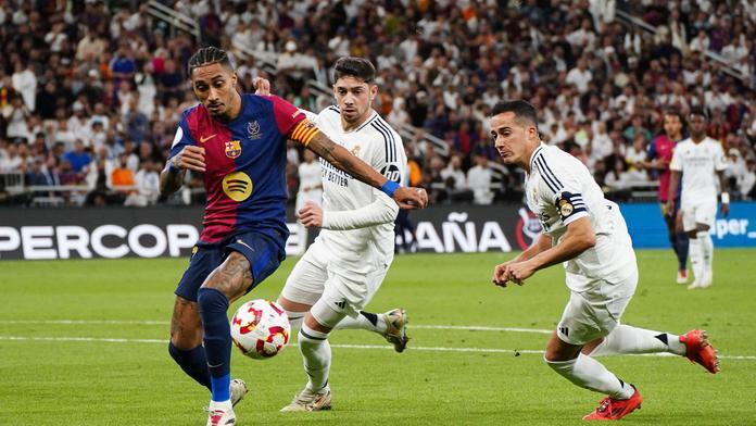Šok pro fanoušky Barcelony a Realu? Ligové El Clásico se může hrát v Anglii