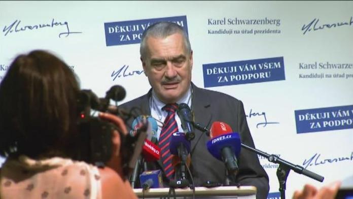 POSLECHNĚTE SI: Předělali hymnu v podání knížete Schwarzenberga! Baví se celý svět