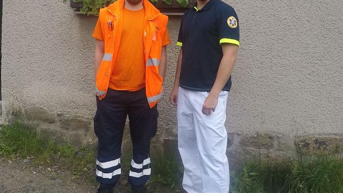 Kolem zraněného cyklisty náhodou jeli záchranáři. Díky nim muž přežil