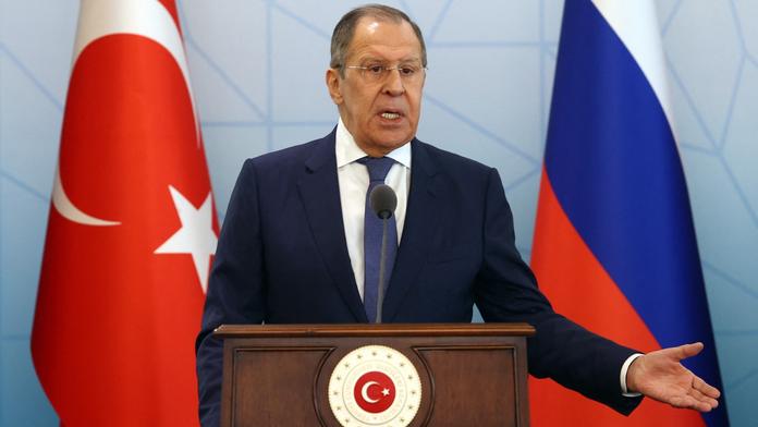 Lavrov: Rusko nebrání Ukrajině vyvážet obilí. Za patovou situaci si může sama
