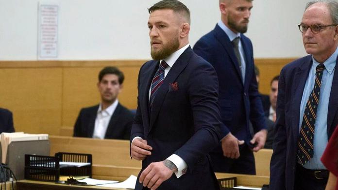 Conor McGregor se kál u soudu! Sypal omluvu za trable s policií