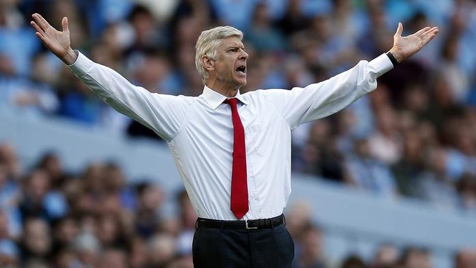 Povede Wenger Anglii? Vezměte si ho hned, prosí fandové Arsenalu