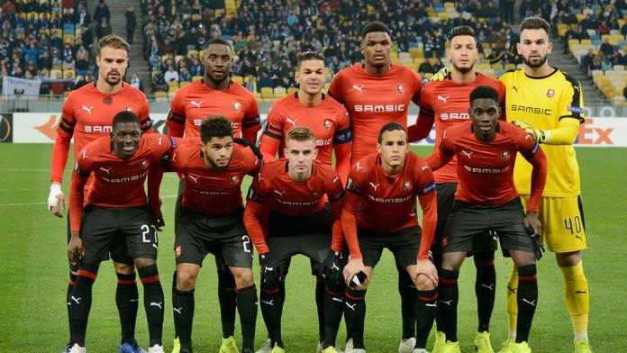 Alkohol a děvčata: Hráči Rennes v Česku řádili, prezident to popírá