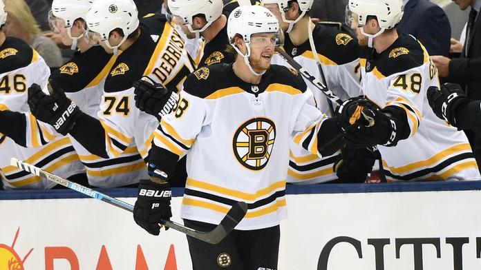 Pastrňák už zase pálí ostrými! Proti Torontu si připsal dva góly