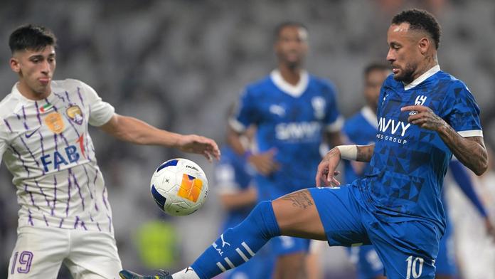 Jsem zpět, hlásí šťastný Neymar. Na comeback čekal víc než rok