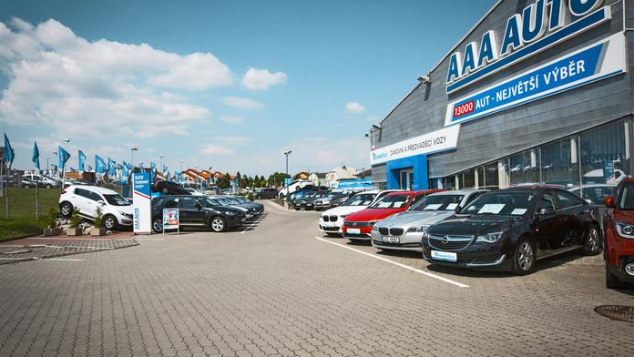 AURES Holdings zlevnil 4 000 vozů ze své nabídky v síti AAA AUTO a Mototechna