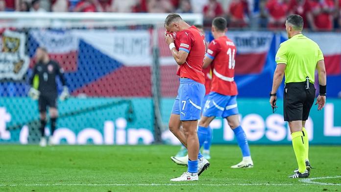 Kletba trvá. Češi na Turecko opět nestačili a s Eurem se loučí