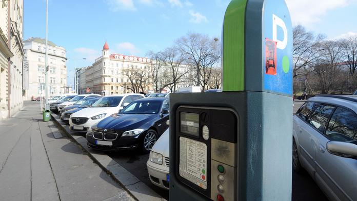 Praha startuje nové placené parkovací zóny! PŘEHLED