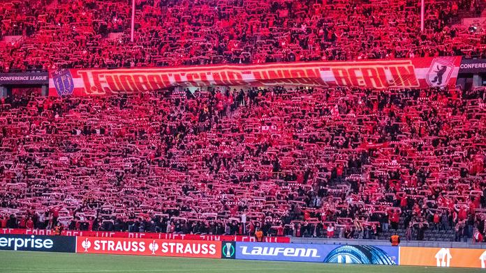 Bundesligu kosí návštěvnost, stadiony budou opět poloprázdné