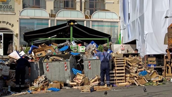 Chorvatský ostrov zavalily odpadky. Zápach je kvůli horku nesnesitelný