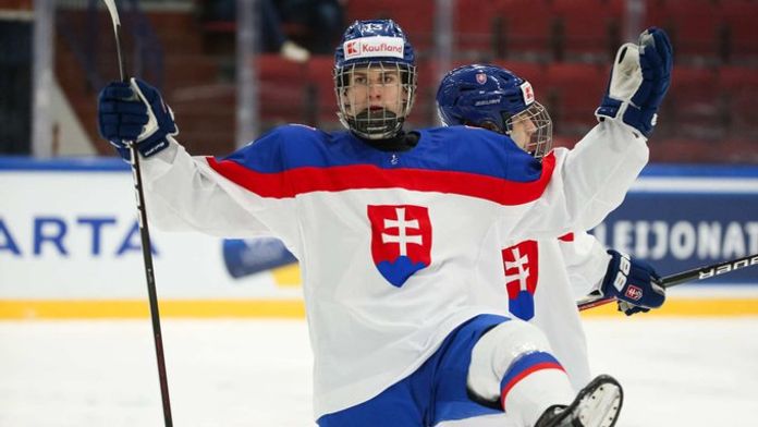 Hokejová osmnáctka na MS končí. Ve čtvrtfinále padla se Slovenskem