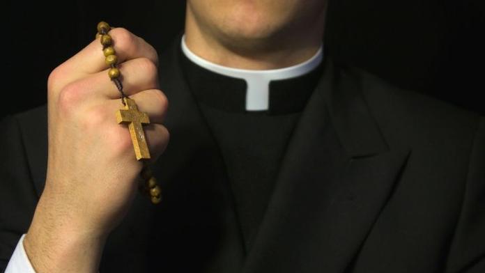 Ozbrojení lupiči svázali v klášteře mnichy a požadovali cennosti