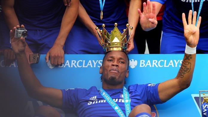 Král se loučí! Drogba po posledním zápase utěšoval fanoušky