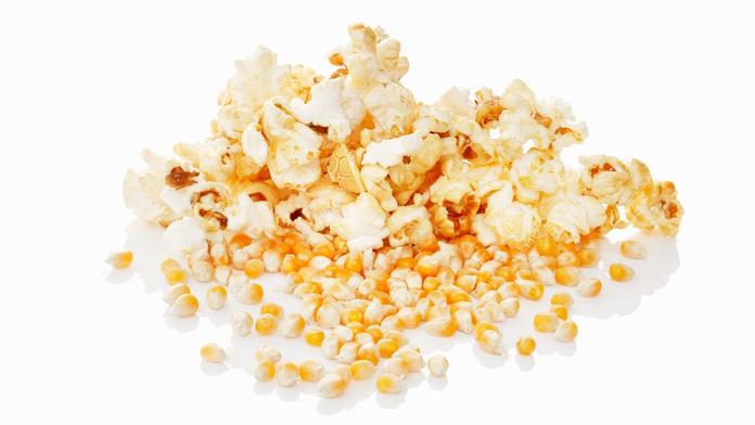 Proč zůstanou v popcornu nevypukaná zrnka? VYSVĚTLENÍ