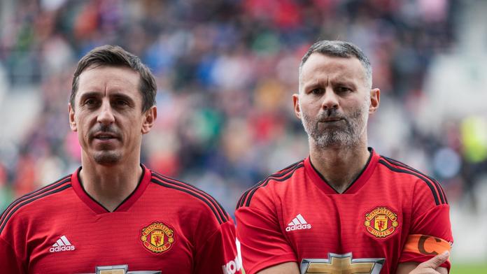 Neville a Giggs zavřeli hotel! Klíče předali britským záchranářům