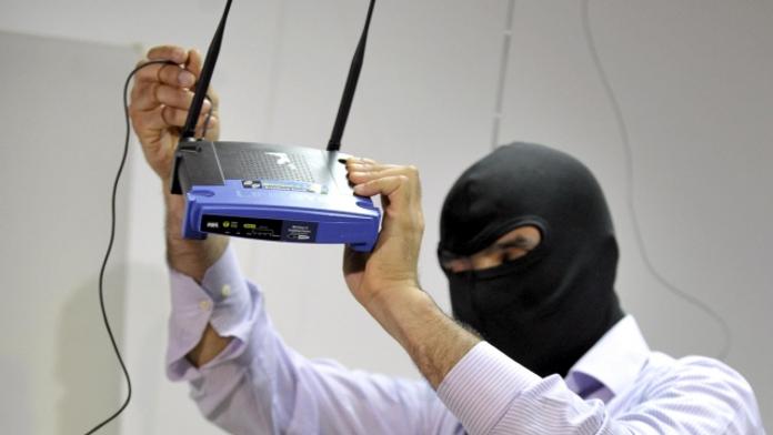 Hackeři ovládají některé routery! Nemáte doma napadený model?