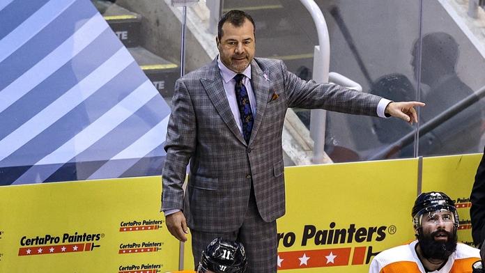 Letecký den v NHL pokračuje. Padáka dostal další hlavní kouč
