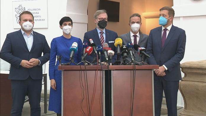 Reforma důchodů, boj s exekucemi i nové národní parky. Koalice odhalily své plány