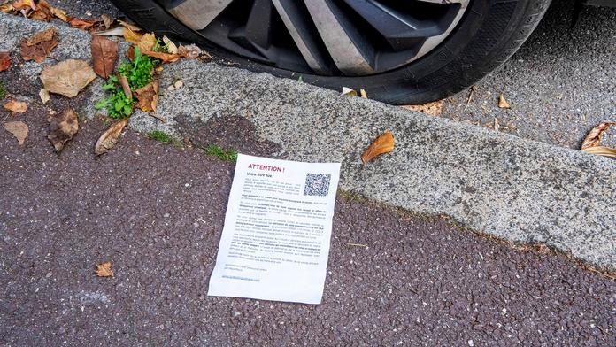 Největší akce proti SUV, chlubí se aktivisté. Během noci vypustili pneumatiky u 900 aut
