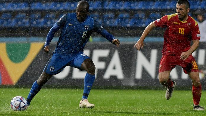 Kamara byl údajně opět rasisticky urážen. Nyní fotbalistou z Černé Hory