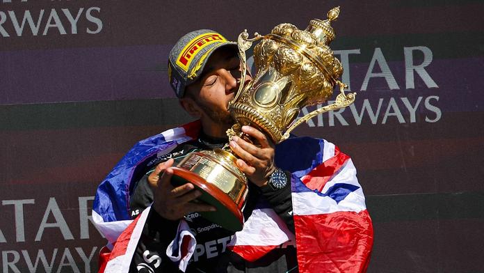 Ferrari poruší tradici. Hamilton dostane stejné privilegium jako Schumacher