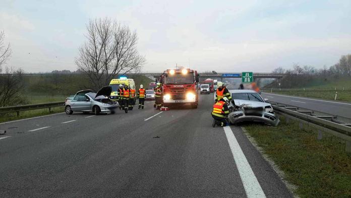 Hromadná nehoda na D1 u Brna! Dálnice stála, tvořily se kolony