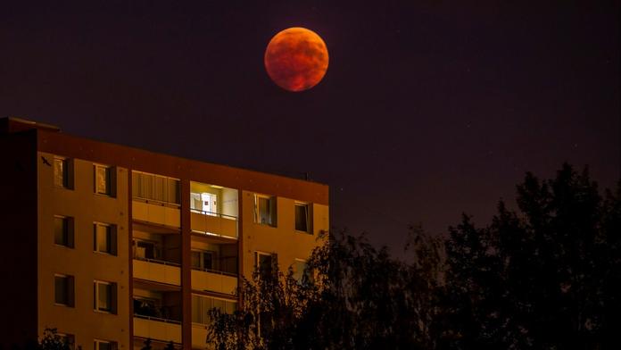 Česko v pátek ráno čeká částečné zatmění Měsíce. Nejlepší podmínky budou na Moravě