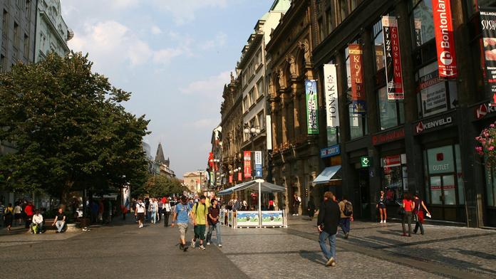 Praha dlážděná náhrobky Židů! Zahraniční média jsou v šoku