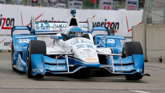 Pagenaud si v Long Beach připsal těsné a kontroverzní vítězství!