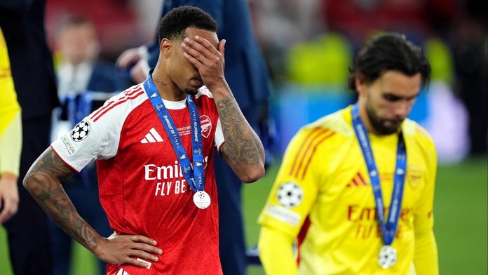 Brutální výsměch! Chelsea minutu po finále ponížila Arsenal