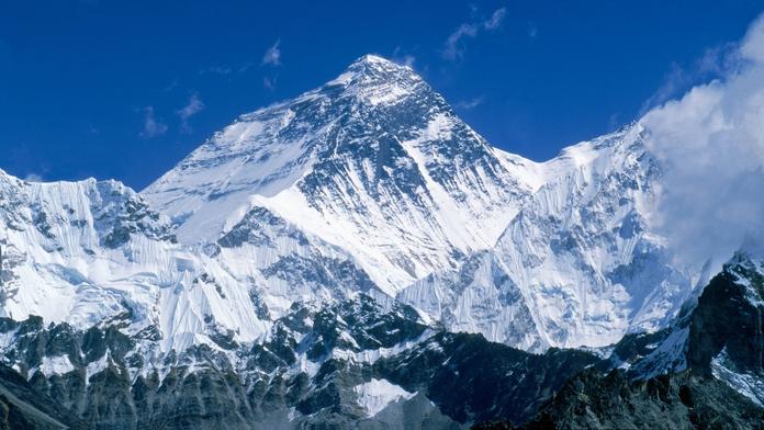 Horolezec už neměl nikdy chodit, přesto zdolal Mount Everest. Při návratu zemřel