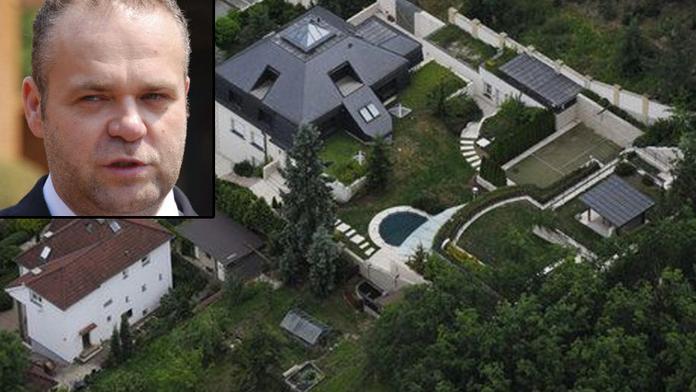 Luxusní vilu uprchlého Krejčíře obchází exekutoři. Může skončit v dražbě