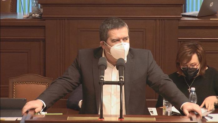 Chaos, zuří kvůli konci nouzového stavu Hamáček. Odejdi, vyzval ho Kalousek!