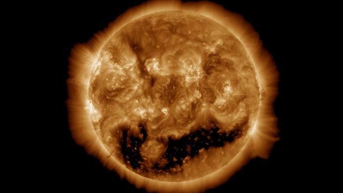 Obří koronální díra na Slunci, 20. 5. 2025