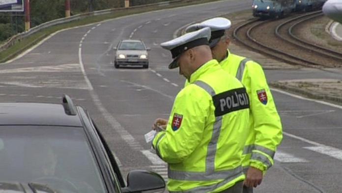 Dobrovolný hasič spěchal k zásahu, policie mu dala pokutu!