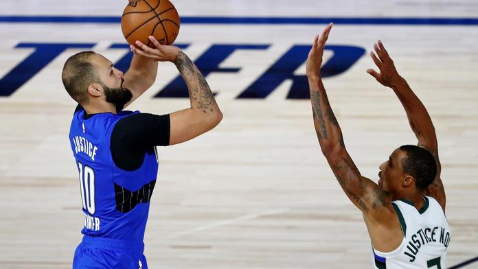 Vučevič zastínil Antetokounmpa, Bucks překvapivě padli s Orlandem