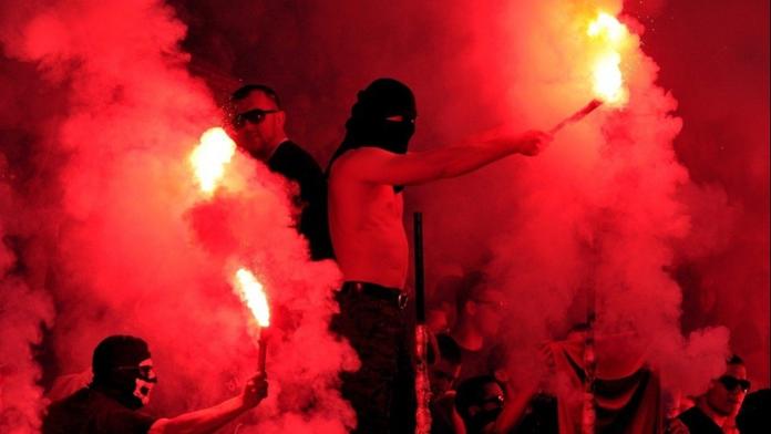 Ministerstvo chce zatočit s výtržníky. Hrozí jim vysoké pokuty i dvouleté vězení
