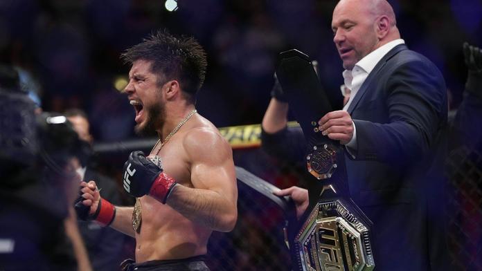Šampion UFC vyzval k zápasu v kleci ženu! Už mu odpověděla