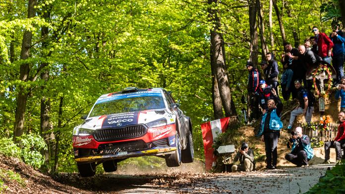 Otřesná rvačka na Chorvatské rally. Závodník málem smetl pořadatele