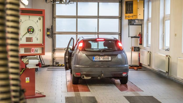 Řidiči se nemohli dostat na technickou kontrolu. Ministerstvu vypadly weby