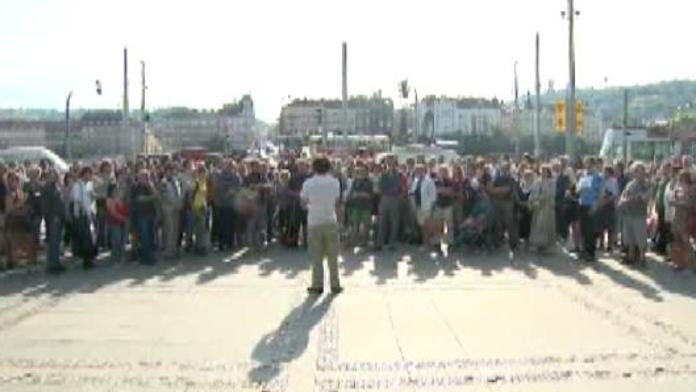 Lidé v Praze protestovali proti odvolání ministra Jiřího Pospíšila