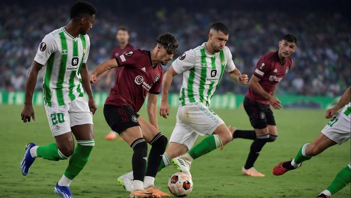 Evropští soupeři Sparty klopýtli. Konkurenti Slavie vyhráli přesvědčivě