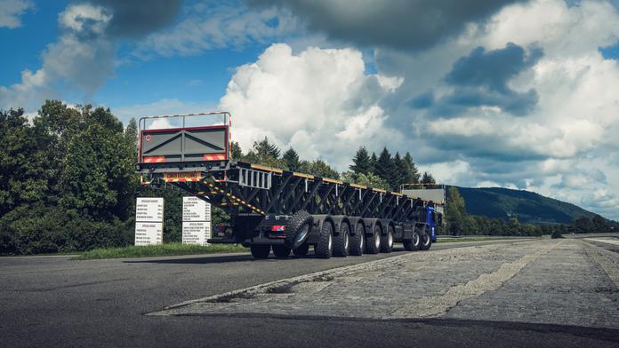 Nejdelší Tatra na světě jezdí v Ostravě. Delší auto v Kopřivnici nikdy nepostavili
