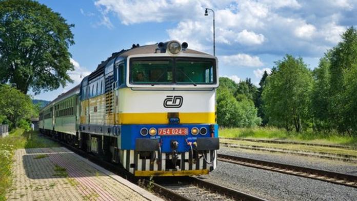 Muž v Karviné skočil pod vlak! Na místě okamžitě zemřel