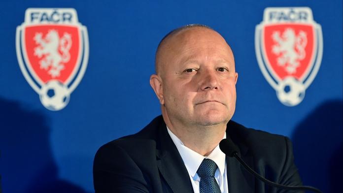 Došla trpělivost? Výkonný výbor příští týden rozhodne o Šilhavém, řekl Fousek