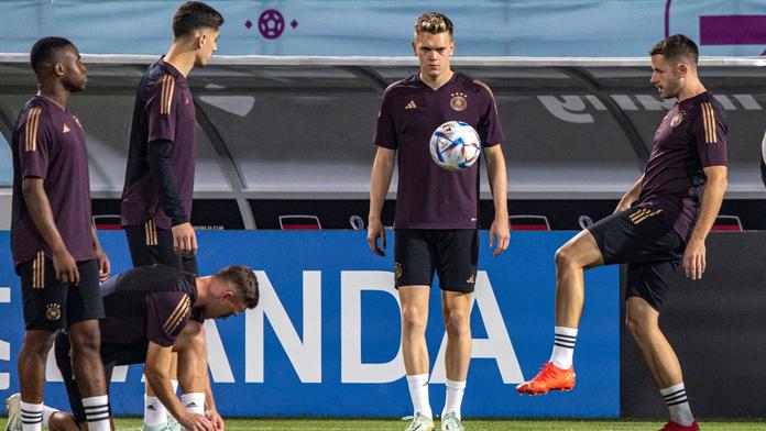ON-LINE z MS ve fotbale, 8. den: Kanada je ze hry venku. Španělsko hraje s Německem