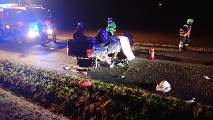 Mladý řidič na Kroměřížsku převrátil auto na střechu, nehodu nepřežil